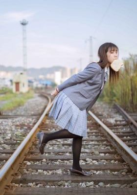 《年轻的女教师3》在线观看_高清日本电影免费