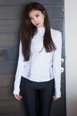 黄色片泰国美女去跟老人_BD超清在线观看