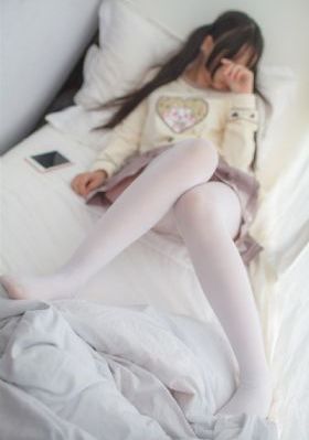 伸进内衣揉捏她的乳尖h文娱乐圈_BD国语BD在线观看
